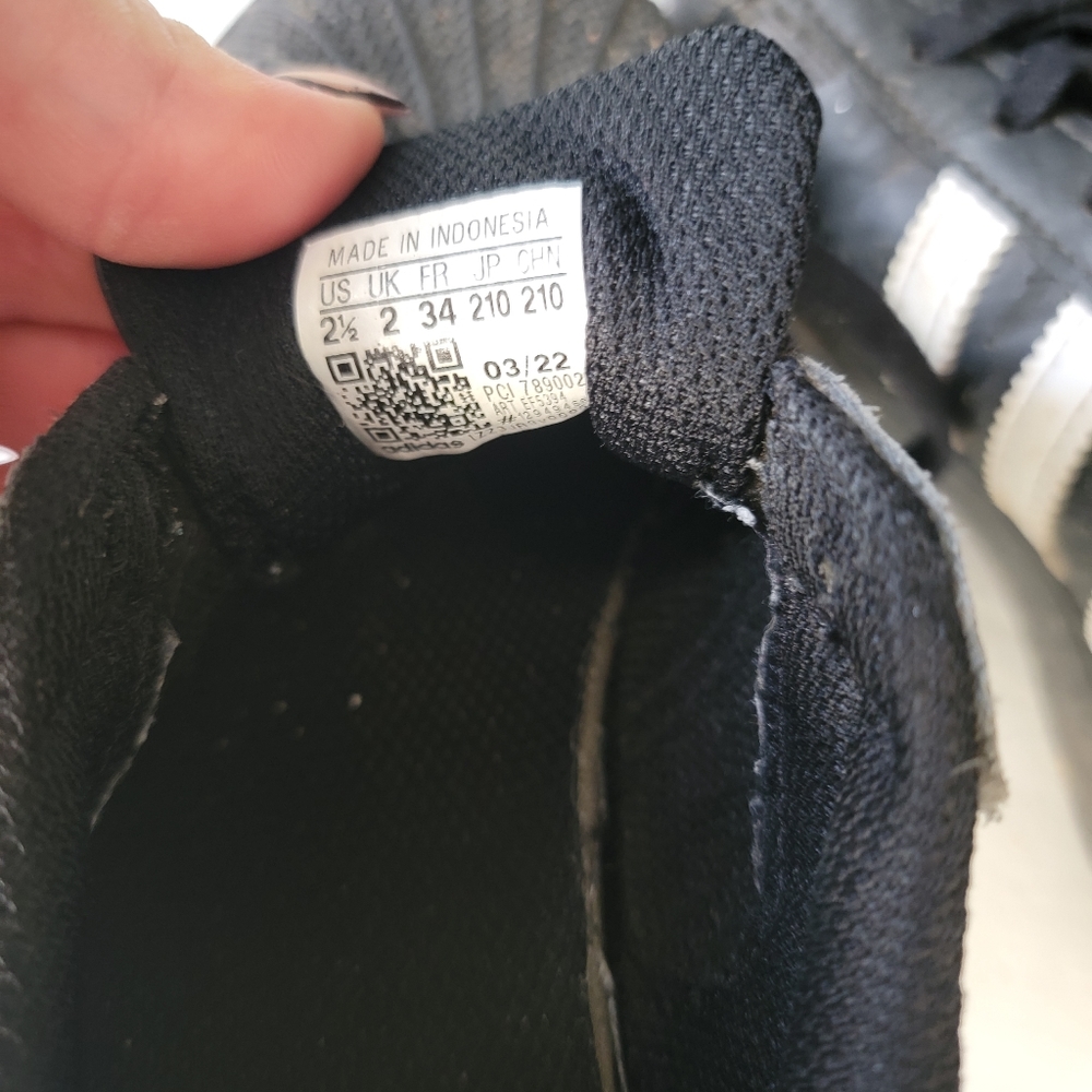 Adidas - Picture 2 of 4